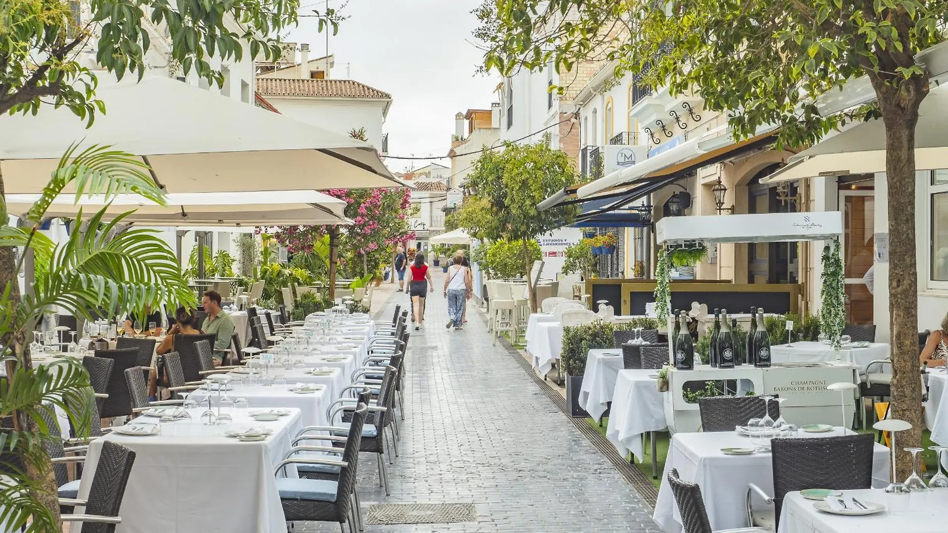 Cubo'S Estepona Oceanview Apartment & Free Parking Spain